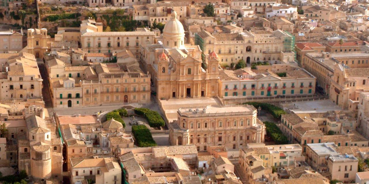 Casa Vacanze La Collinetta Lavanda Noto Exterior foto
